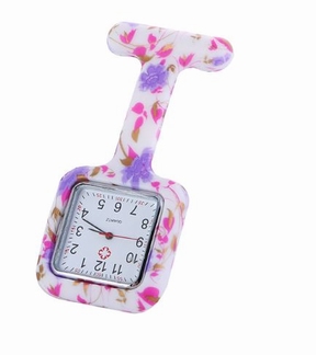 Montre d'infirmière en silicone carré ; Fleur rose