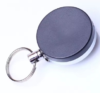 JoJo: van solide metaal rond 4cm ( zwart/chroom)