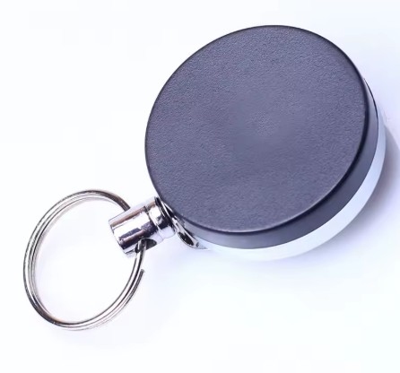 JoJo: van solide metaal rond 4cm ( zwart/chroom)