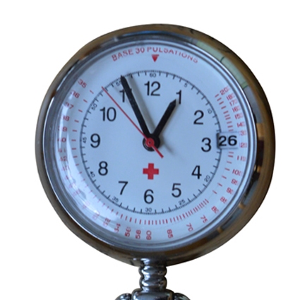 Mooi afgewerkt horloge met kalenderfunctie; Zilver